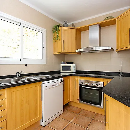 Villa 3 Bed With Stunning View Pc4 *